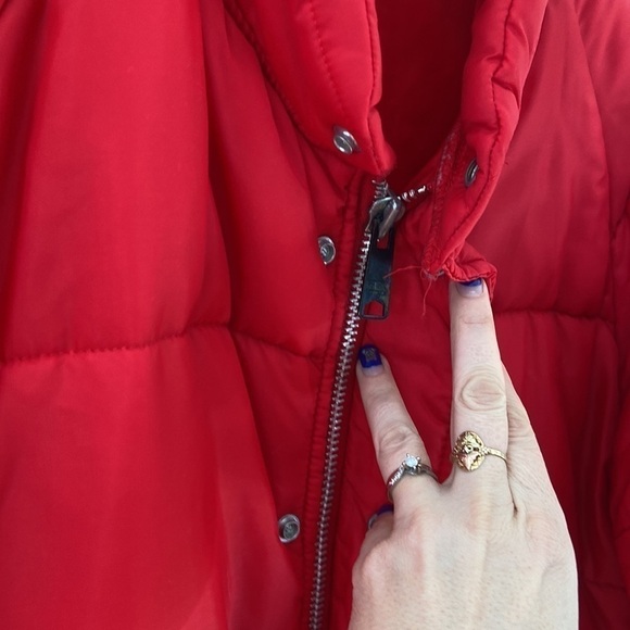 VTG red puffy coat - Picture 3 of 6